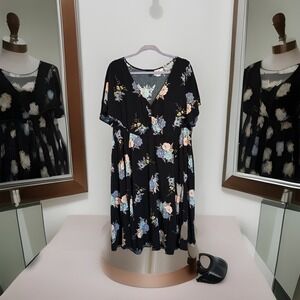 Torrid Women's Plus Sz 3X Dress Blk Floral Print V-Neck Ruched Bust Boho Casual